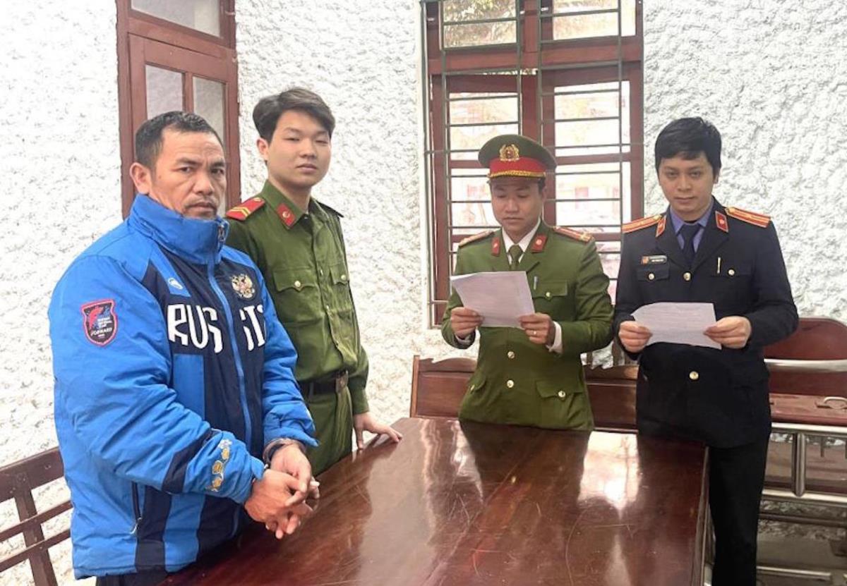 Cơ quan chức năng khám nghiệm hiện trường vụ TNGT do Dư Hồng Thắng gây ra.