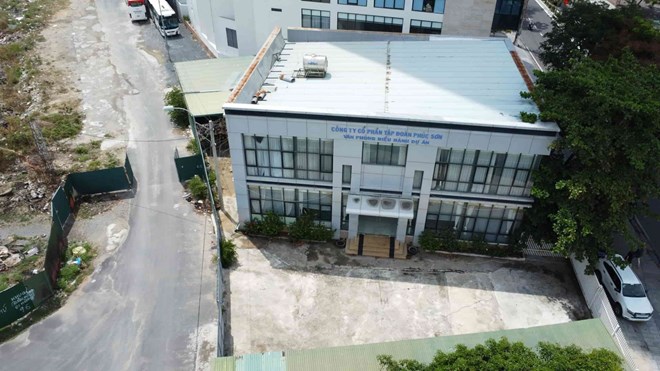 Trước khi có người làm việc trở lại, chi nhánh của Tập đoàn Phúc Sơn luôn trong tình trạng đóng cửa từ giữa năm 2024. Ảnh: Hữu Long