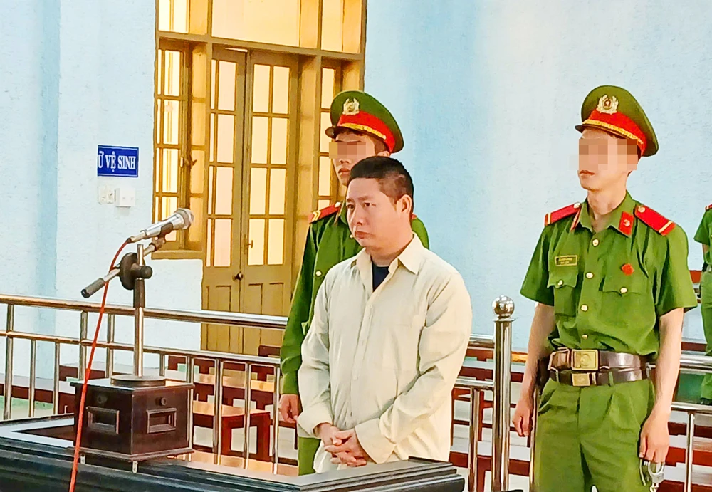 Đỗ Đăng Trường bị phạt 19 năm tù. Ảnh: TS. Bị cáo Đỗ Đăng Trường bị kết án 19 năm tù về tội hiếp dâm con riêng của vợ đến mang thai
