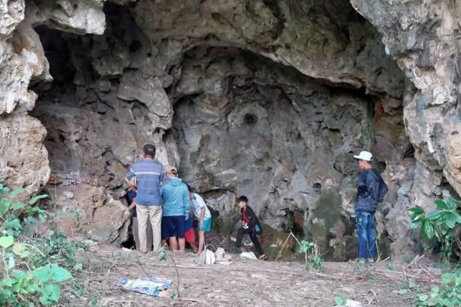 Tin mới vụ phát hiện nhiều xương, hộp sọ nghi của người trong hang đá ở Nghệ An ảnh 1