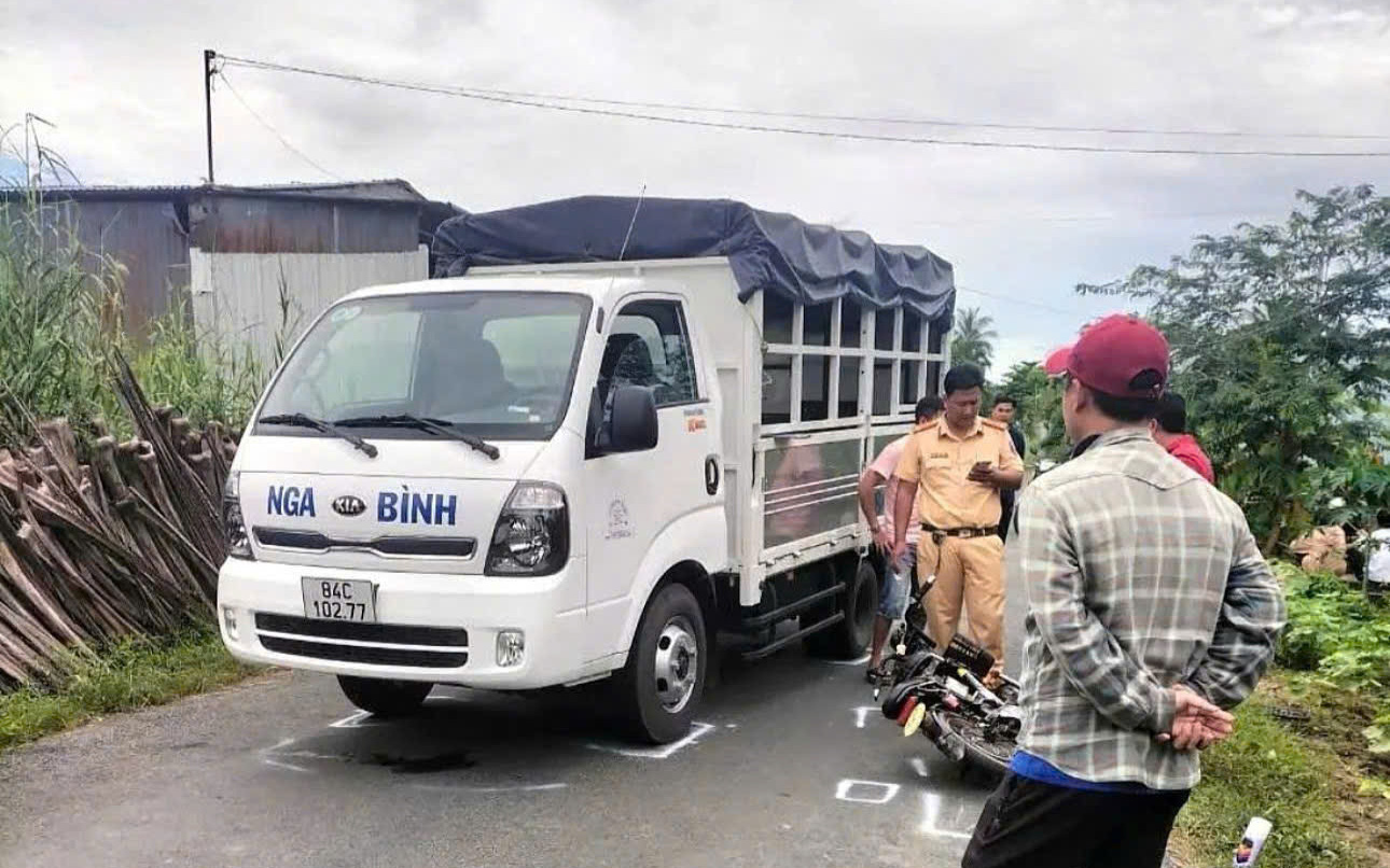 Người đàn ông tự sát sau khi dùng súng tự chế bắn tài xế gây tai nạn khiến con mình chết - Ảnh 1.