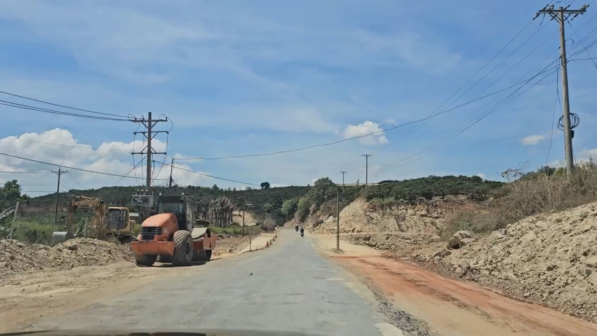 đoạn qua huyện Đức Trọng tỉnh Lâm Đồng khoảng 17Km