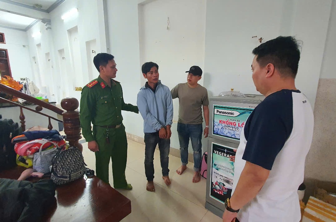 Bắt "con nghiện" mang 3 tiền án tiếp tục tái phạm trộm cắp- Ảnh 1. Bắt "con nghiện" mang 3 tiền án tiếp tục tái phạm trộm cắp- Ảnh 1.
