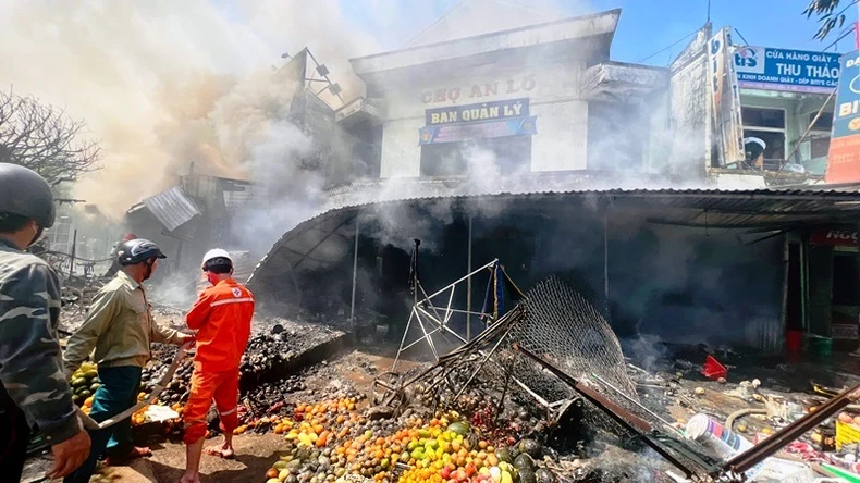 Vụ cháy khu phố chợ An Lỗ ở Thành phố Huế gây thiệt hại hơn 3 tỷ đồng ảnh 4