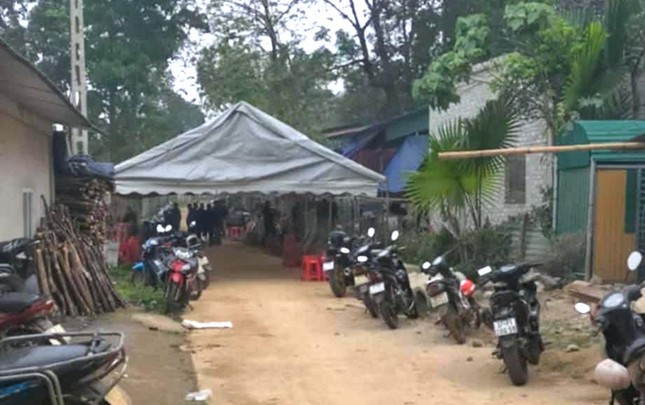 Vợ ngất lịm rồi tử vong khi đưa tang chồng- Ảnh 1. Vợ ngất lịm rồi tử vong khi đưa tang chồng- Ảnh 1.