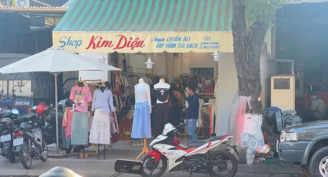 Khởi tố chủ shop quần áo về hành vi môi giới mại dâm - ảnh 1