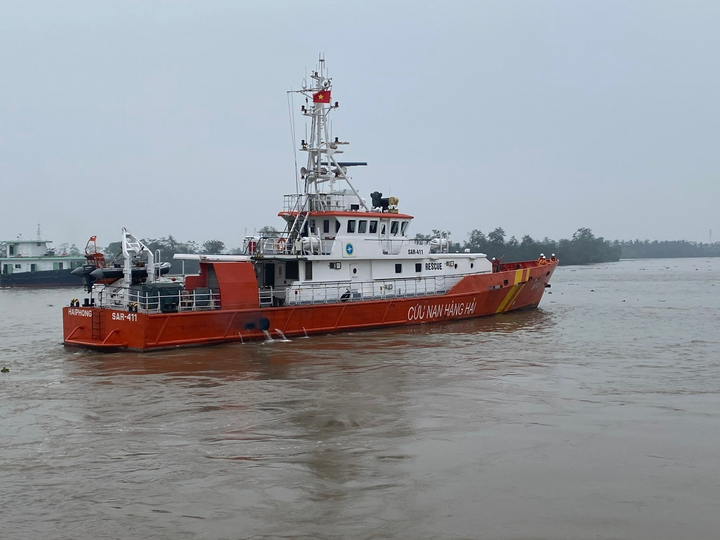 Trung tâm Phối hợp tìm kiếm cứu nạn hàng hải khu vực 1 điều động tàu SAR 411 đi tìm kiếm, cứu nạn.