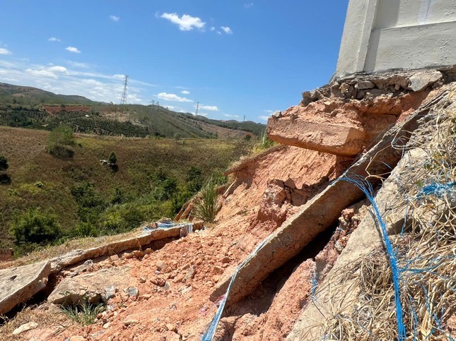 Kon Tum công bố tình huống khẩn cấp sạt lở ở công trình điện 181 tỉ ảnh 3