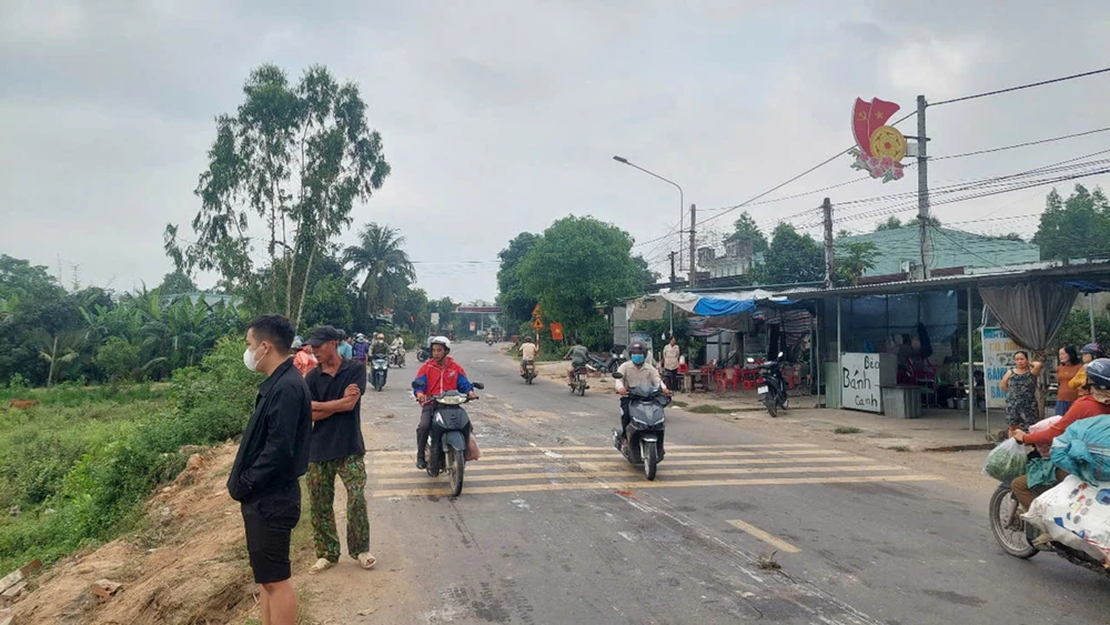Đoạn đường xảy ra vụ tai nạn z6483083513582_1920d7367c871f41e8a2adbc0128a482.jpg