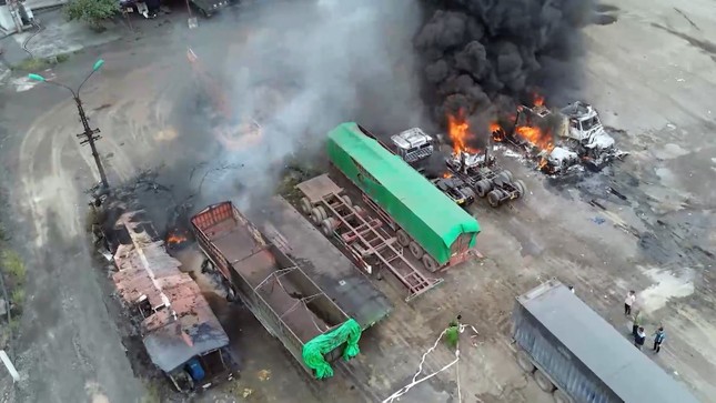 Hải Dương: Điều tra vụ cháy hàng loạt container ở cảng Phú Thái ảnh 3