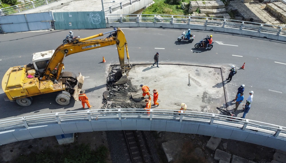 Dự án nút giao Ngọc Hội do Tập đoàn Phúc Sơn thực hiện, mới đưa vào sử dụng 19 tháng. Ảnh: XUÂN HOÁT 2.jpg