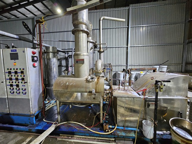 Bên trong xưởng sản xuất khí cười 'khủng' bị triệt phá ảnh 8