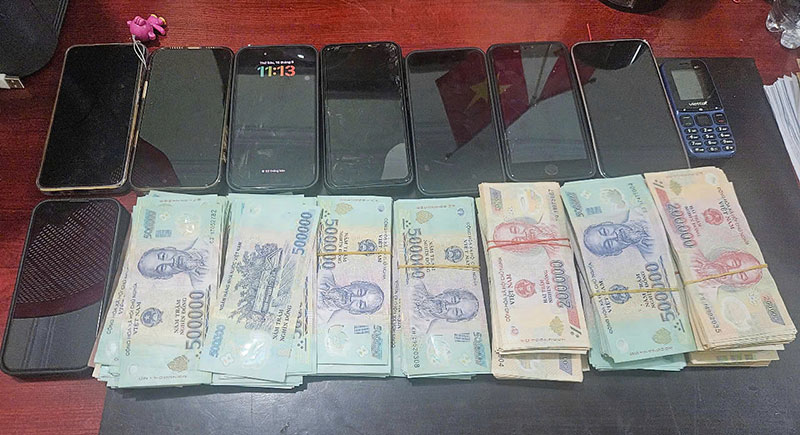 Triệt xóa ổ nhóm đánh bạc trong rừng với nhiều đối tượng có tiền án -0