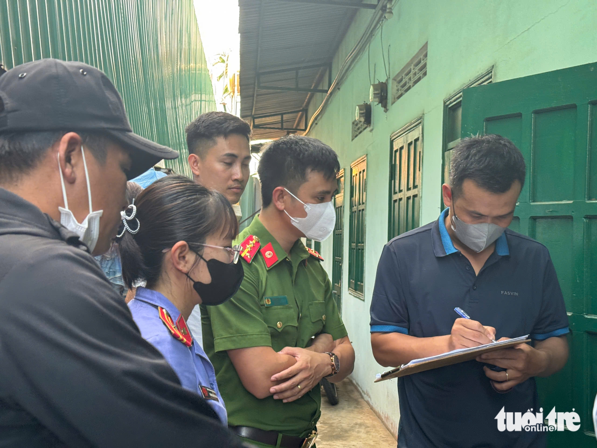 Điều tra nguyên nhân sinh viên tử vong trong phòng trọ - Ảnh 2.