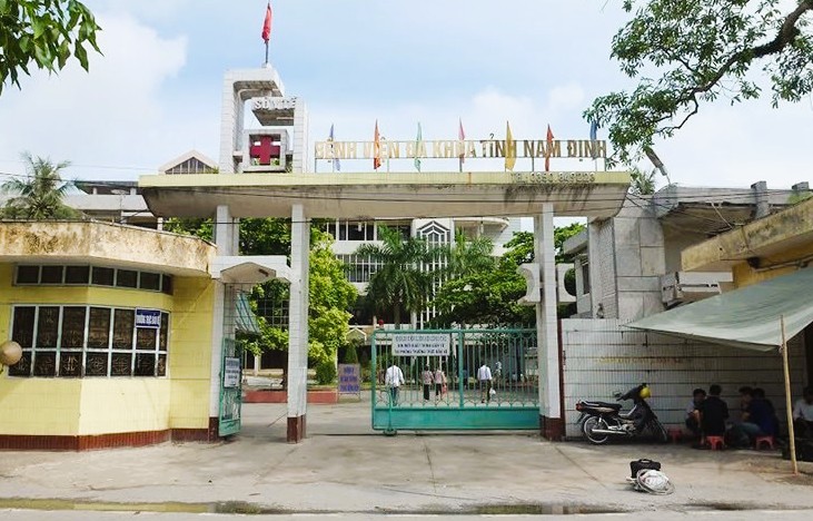 Bệnh viện báo cáo gì về vụ bé trai ở Nam Định bị yêu cầu đóng đủ viện phí mới cấp cứu?- Ảnh 2. Bệnh viện báo cáo gì về vụ bé trai ở Nam Định bị yêu cầu đóng đủ viện phí mới cấp cứu?- Ảnh 2.