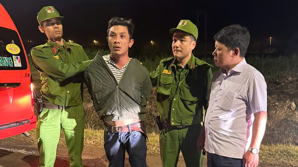 Cảnh sát 113 Công an Lâm Đồng bắt giữ đối tượng Lý Minh Khoa sau 20 phút thực hiện trộm xe ô tô