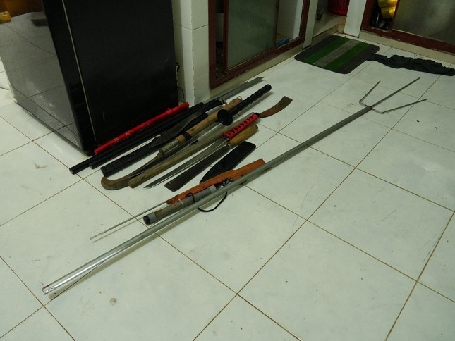 Truy xét nhóm đánh nhau, thu nhiều súng đạn, ma túy ảnh 4