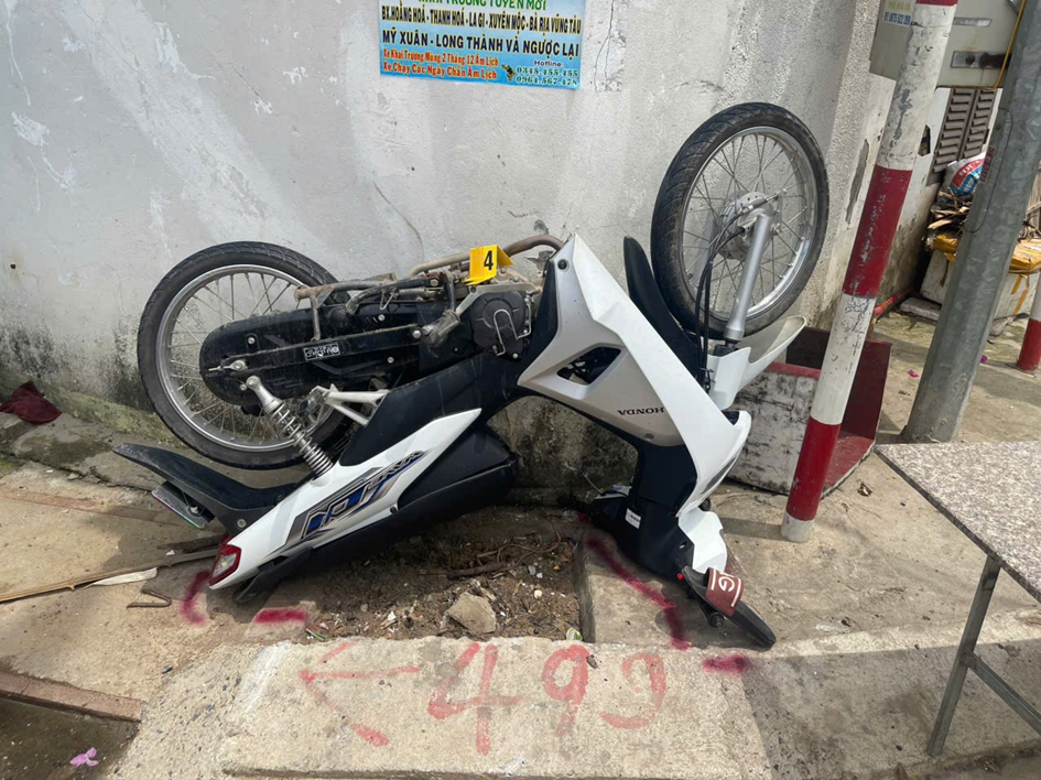 Hình ảnh phương tiện của nạn nhân sau khi gây tai nạn tại hiện trường