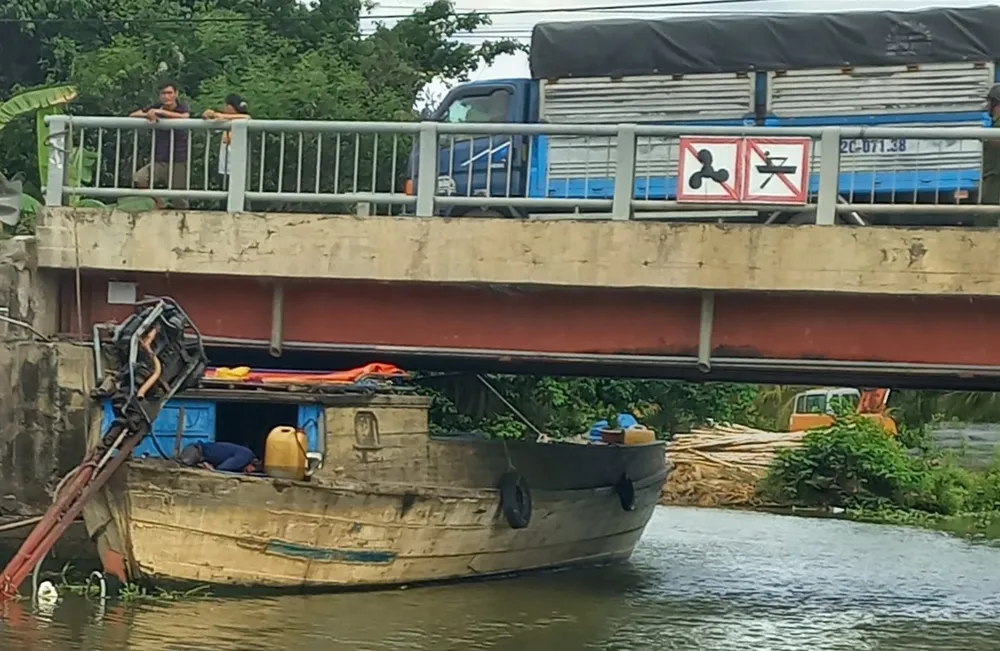 Vụ tai nạn khiến người đàn ông tử vong tại chỗ. Ảnh: THQT người đàn ông.jpg