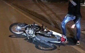 Không vừa mắt, nhóm thiếu niên đuổi đánh người giữa đêm ở Hải Dương