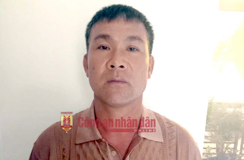 Tài xế xe bán tải chạy ngông nghênh trên bãi biển từng có 2 tiền án -0