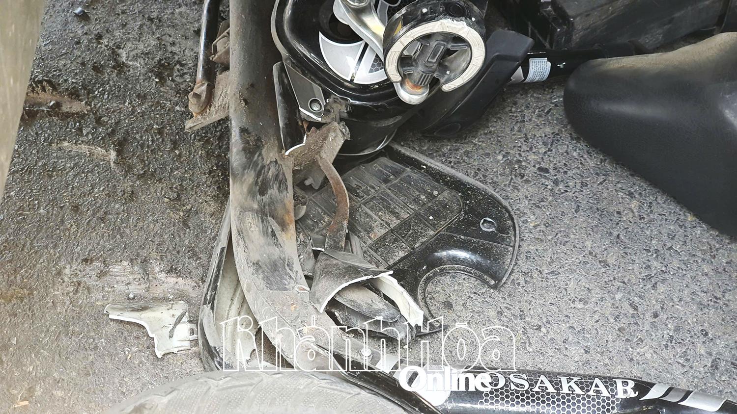 Xe đạp điện bị xe bồn cán qua