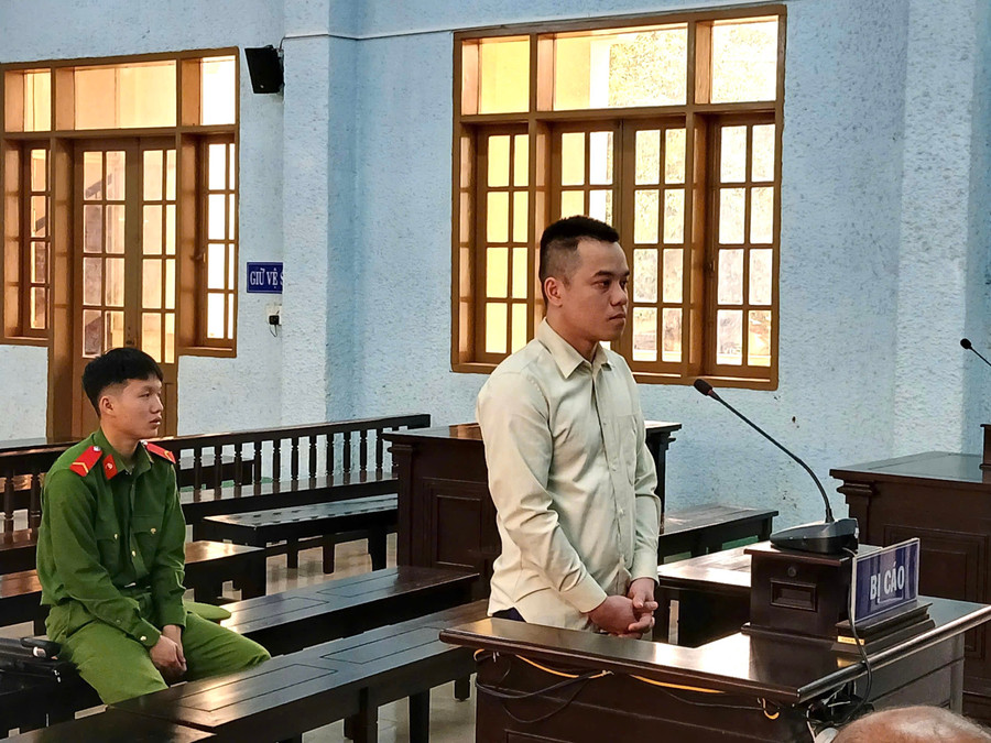 Bị cáo Thi đã bị tòa tuyên phạt 13 năm tù về tội "Giết người". Ảnh: Văn Ngọc doi-tuong-thi-da-bi-tuyen-phat-13-nam-tu-giam-ve-toi-22giet-nguoi22-anh-van-ngoc.jpg