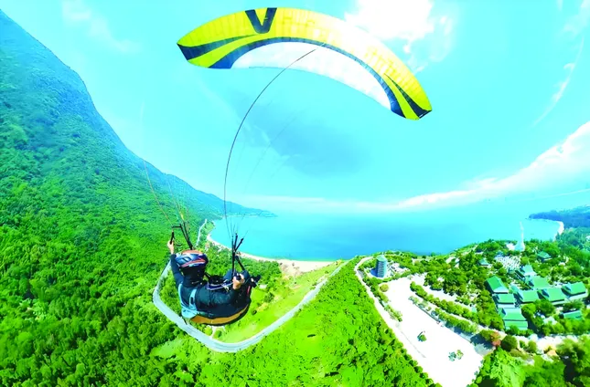 Du khách rơi dù lượn ở Đà Nẵng đã mua bảo hiểm, cam kết miễn trách nhiệm trước khi bay ảnh 2