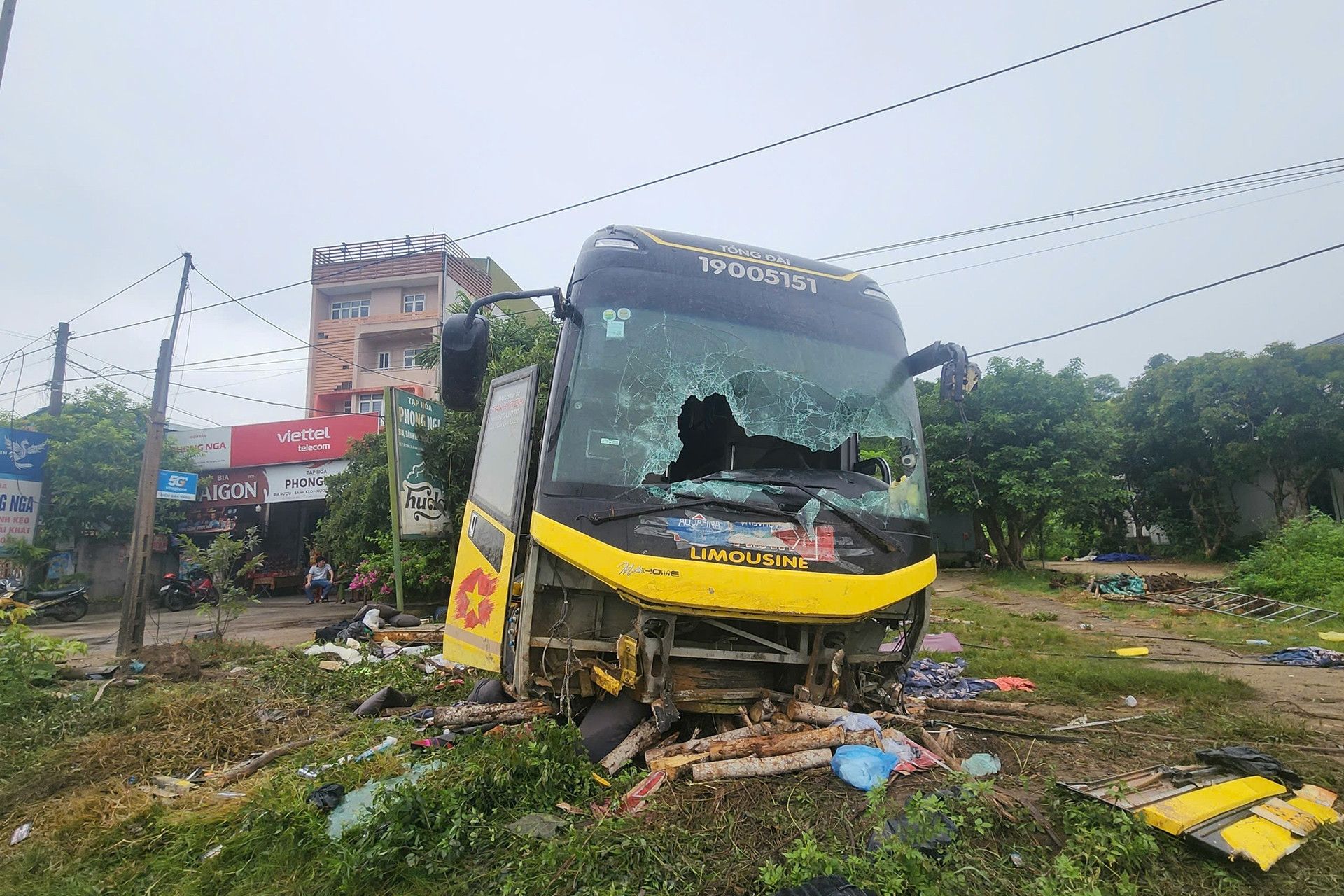 Danh tính 10 nạn nhân tử vong trong vụ lật xe khách tại Hà Tĩnh