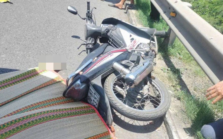 Truy tìm xe ô tô rời khỏi hiện trường sau va chạm khiến một người tử vong