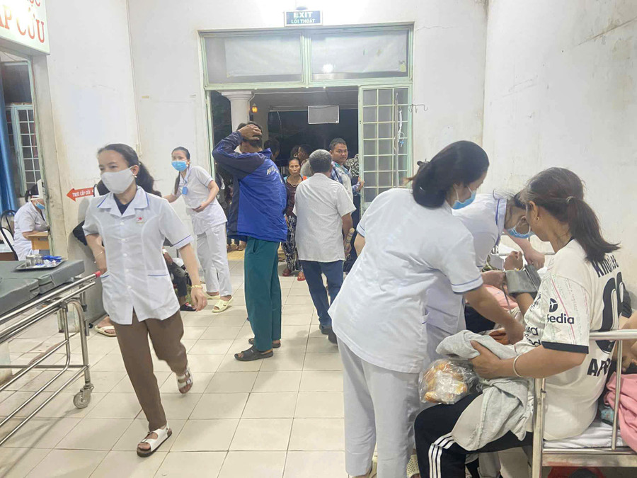 Sở Y tế chỉ đạo các Trung tâm Y tế Ayun Pa, Phú Thiện làm tốt công tác thu dung và điều trị cho người bệnh. Ảnh: CTV z6961048414149-2f86be69b9a16253a9293ef98f478a7c.jpg