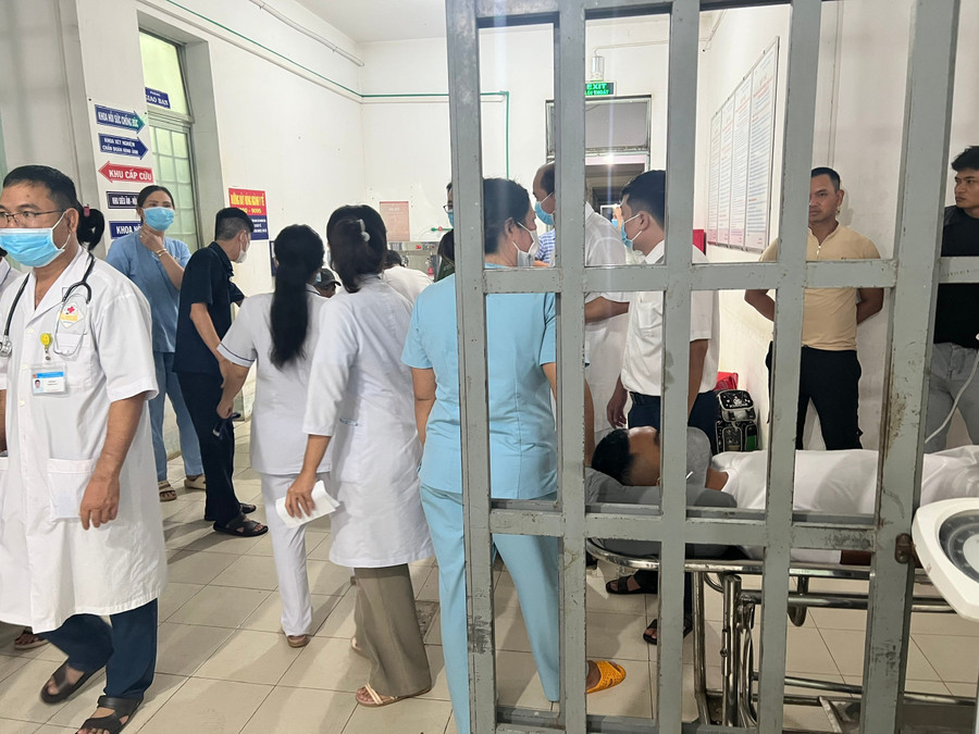 Ngay sau khi có thông tin, chiều 29-8, Sở Y tế đã nhanh chóng chỉ đạo Chi cục An toàn vệ sinh thực phẩm lập đoàn công tác phối hợp với chính quyền địa phương, Trung tâm Y tế, trạm y tế xã điều tra, xác minh làm rõ. Ảnh: CTV z6961049418760-bd6dc4d0e7444f5dbdf0e3f0320966b0.jpg