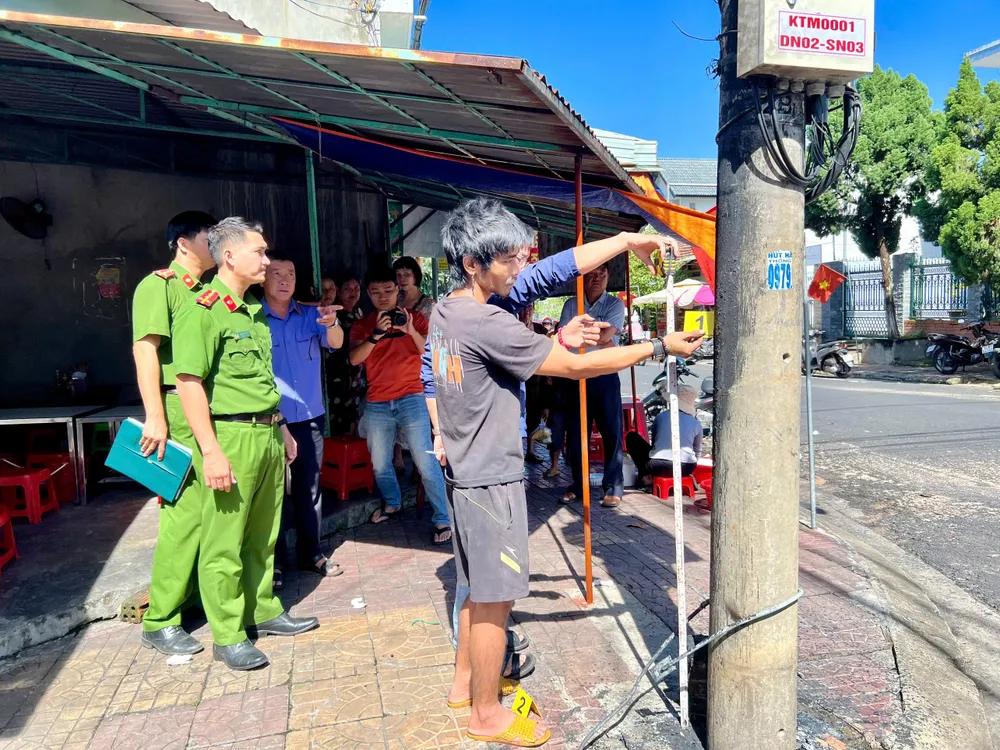 Lý thừa nhận đã đốt 3 trụ điện khác nhau trong một khoảng thời gian ngắn. 1000007863.jpg