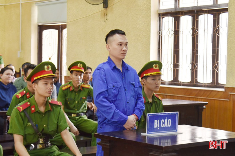 Bùi Đức Sơn khai báo hành vi phạm tội của mình trước tòa. bqbht_br_dsc-0881-copy.jpg