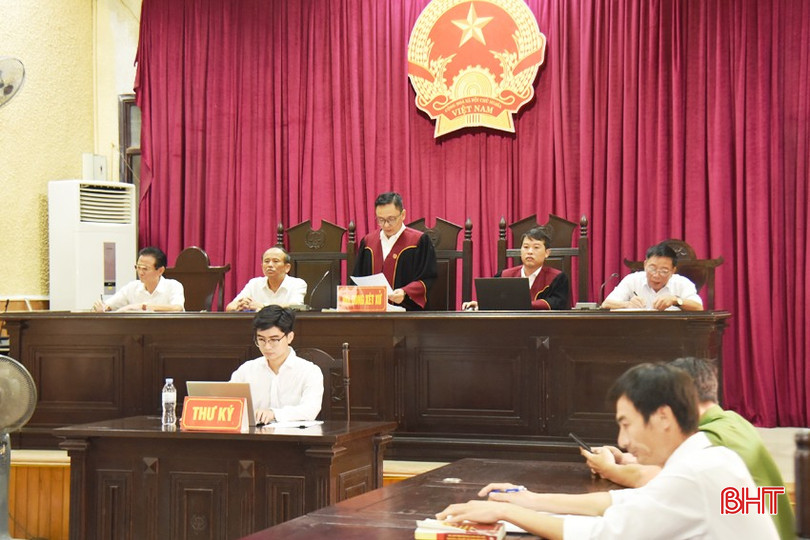 HĐXX tuyên phạt Bùi Đức Sơn 17 năm tù về tội "Giết người". bqbht_br_dsc-0883-copy.jpg