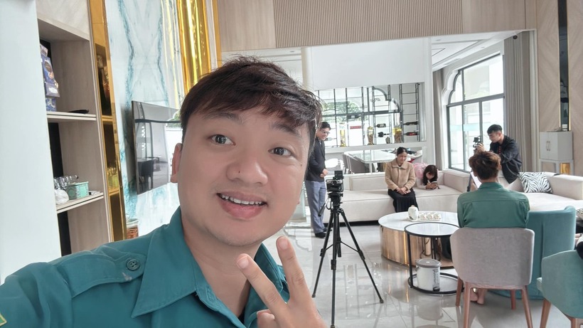 Trên các nền tảng mạng xã hội, Đức SVM không chỉ chia sẻ hoạt động nghề nghiệp mà còn thường xuyên đăng tải những khoảnh khắc đời thường.