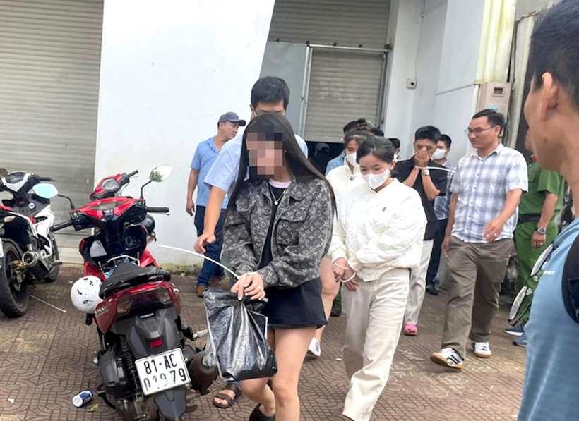 Một số đối tượng bị bắt trong vụ án. Ảnh: Tiền Phong