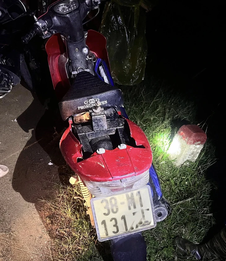 Phát hiện thi thể người đàn ông dưới chân cầu lúc nửa đêm - Ảnh 1.