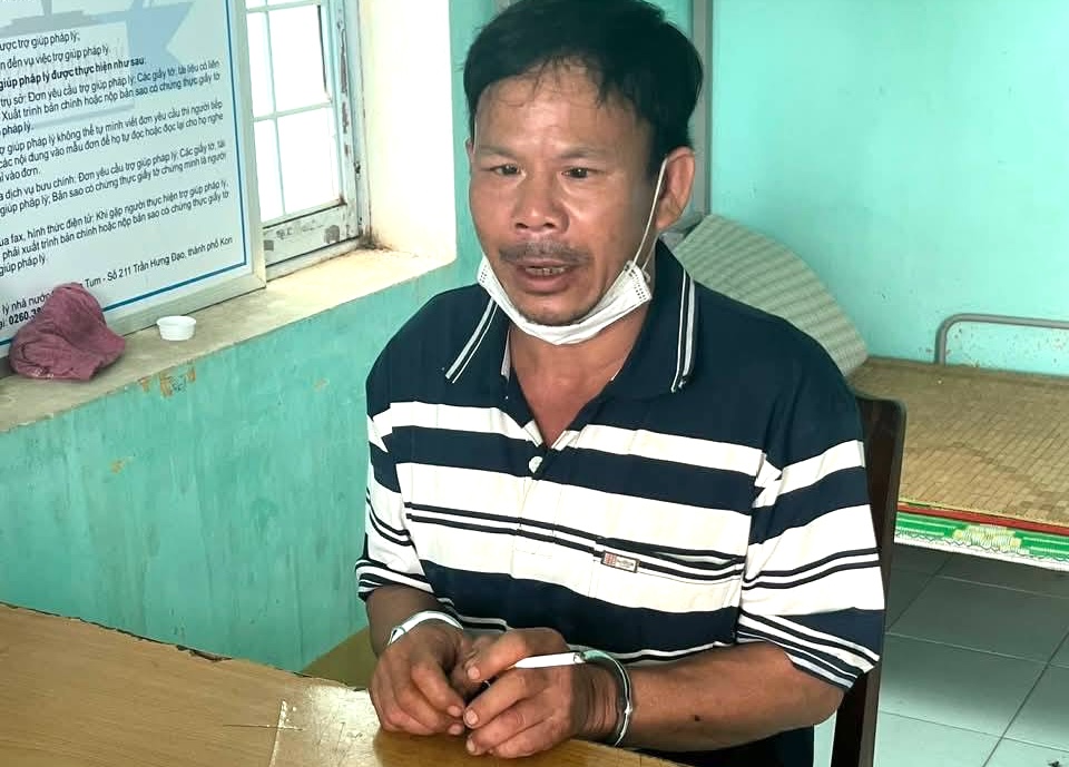 Bắt giữ hung thủ chém dã man đôi nam nữ trong phòng trọ tại Quảng Ngãi - Ảnh 3. Bắt giữ hung thủ chém dã man đôi nam nữ trong phòng trọ tại Quảng Ngãi - Ảnh 3.