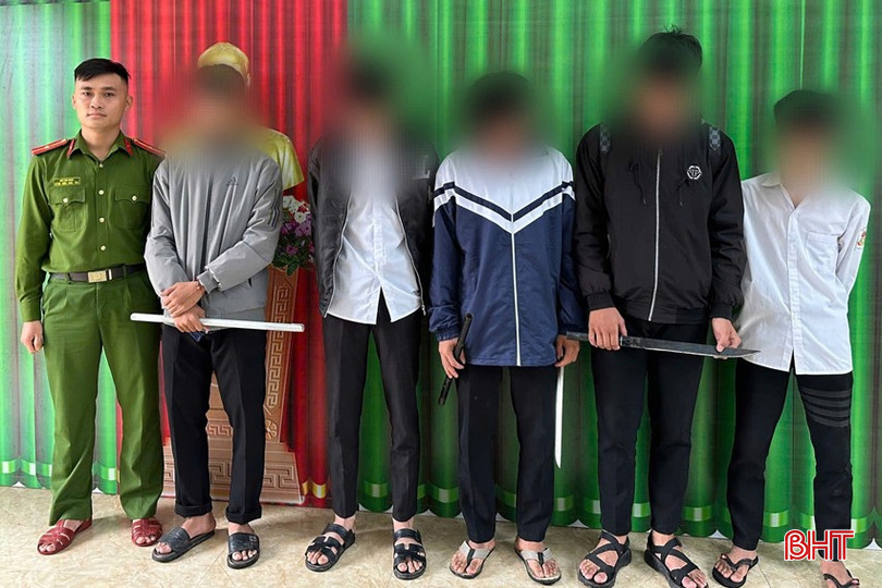 Nhóm học sinh chuẩn bị hung khí để giải quyết mâu thuẫn. bqbht_br_z7164459018734-5d9a413ce03445b7f2a9d30892e2e52a.jpg