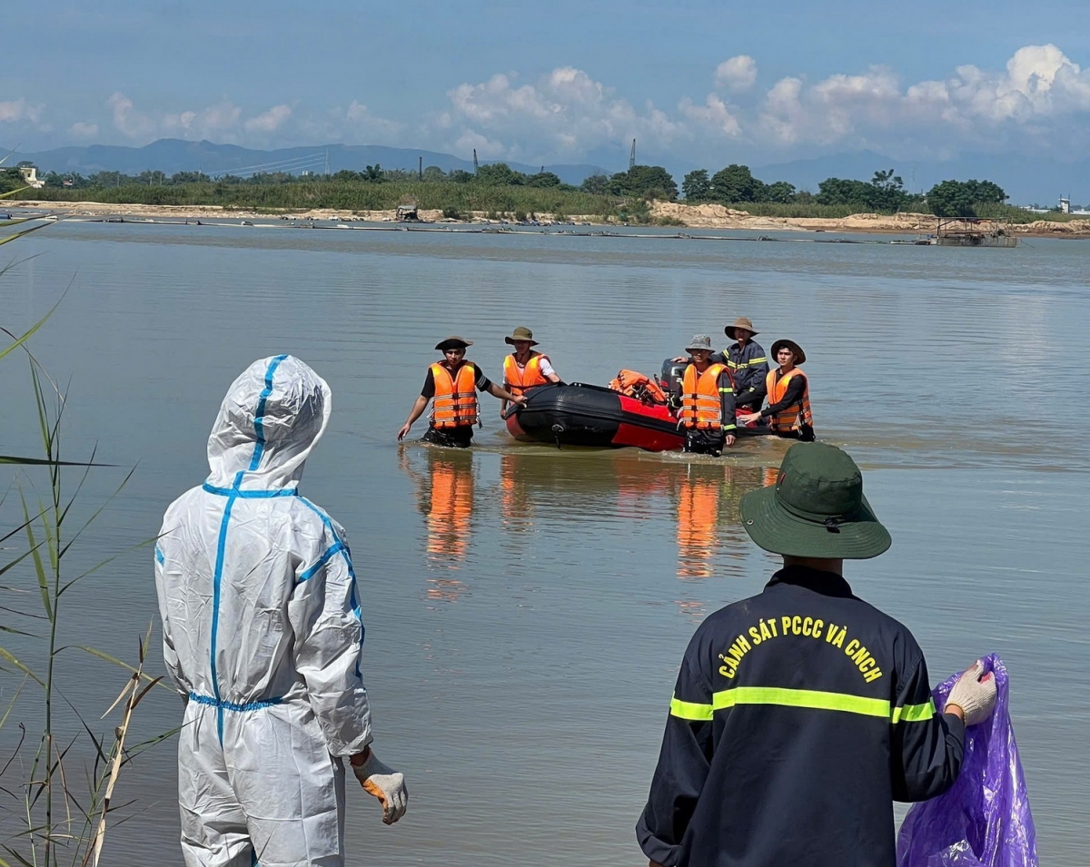 tìm thấy thi thể nạn nhân nghi nhảy cầu trà khúc hình ảnh 2 tim thay thi the nan nhan nghi nhay cau tra khuc hinh anh 2