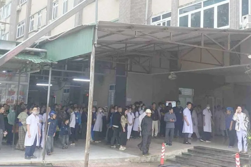 Vụ việc khiến nhiều người tại bệnh viện lo sợ. tan-cong-bac-sy.jpg