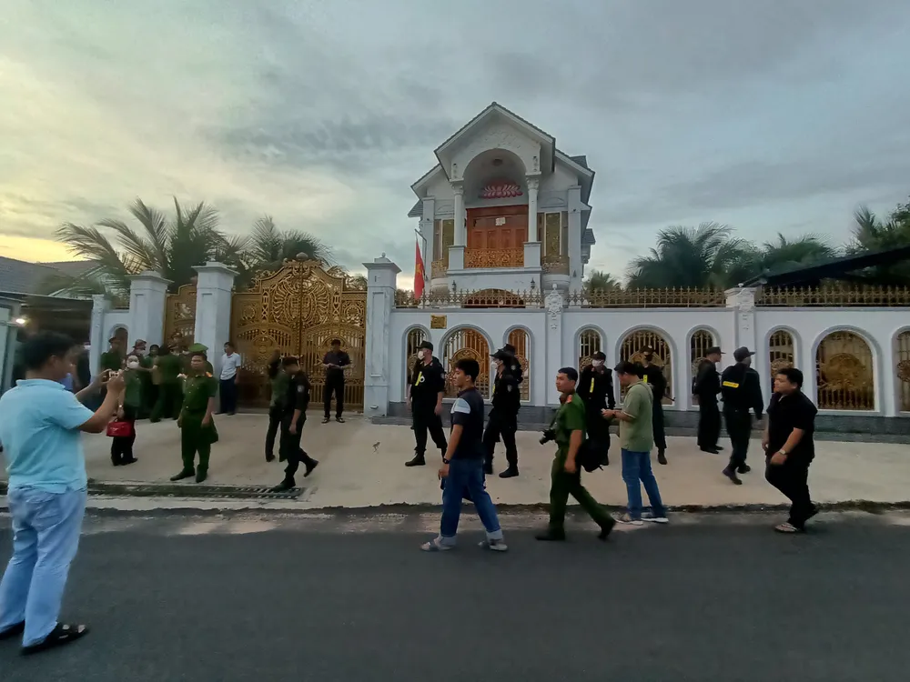 Khám xét căn nhà của các bị can vào năm 2024. Thiên Triều Nam Quốc