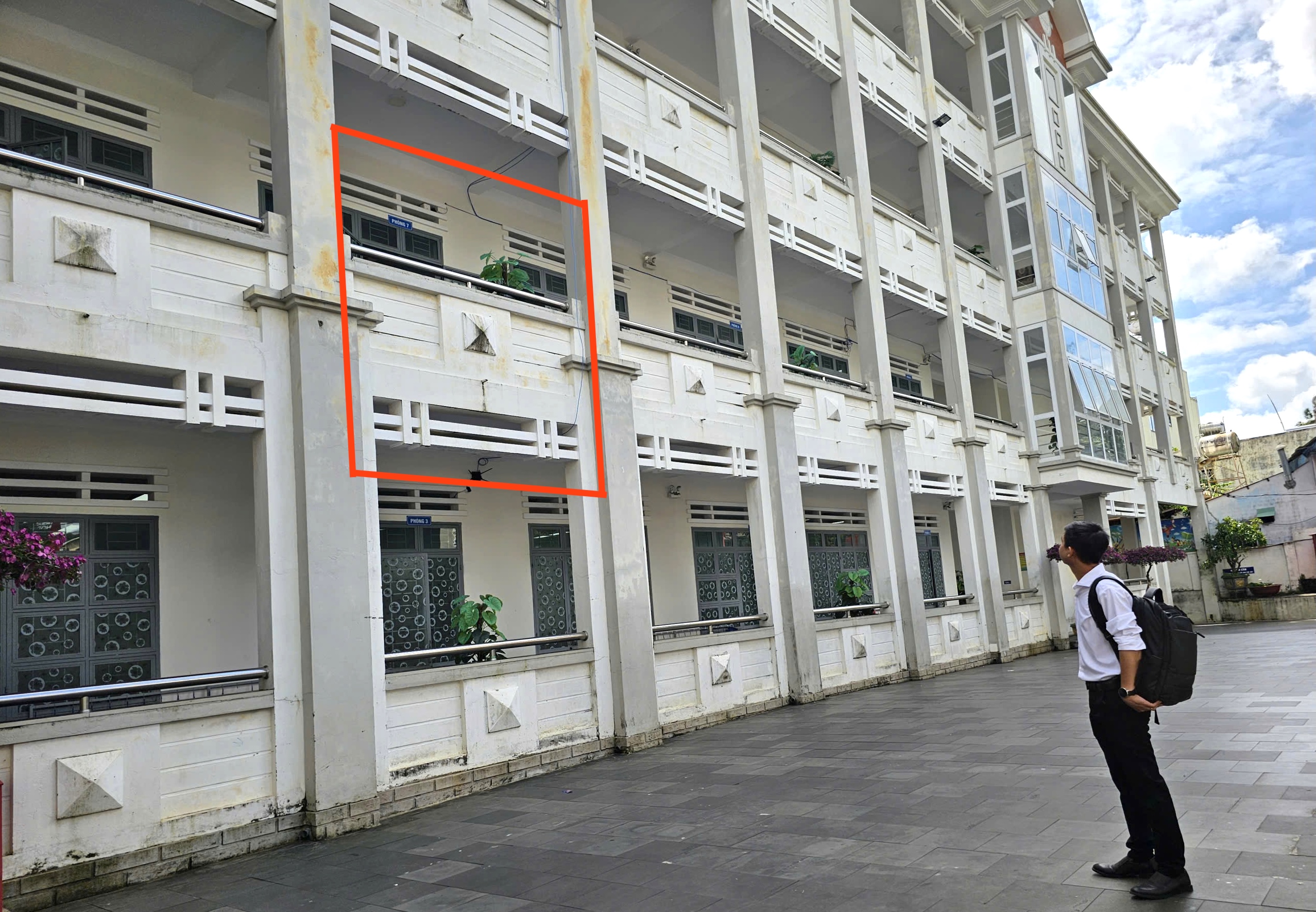 Thông tin cô "dạy dỗ" quá tay gây xôn xao mạng xã hội: Cô giáo đã xin lỗi phụ huynh - Ảnh 3. Thông tin cô "dạy dỗ" quá tay gây xôn xao mạng xã hội: Cô giáo đã xin lỗi phụ huynh - Ảnh 3.