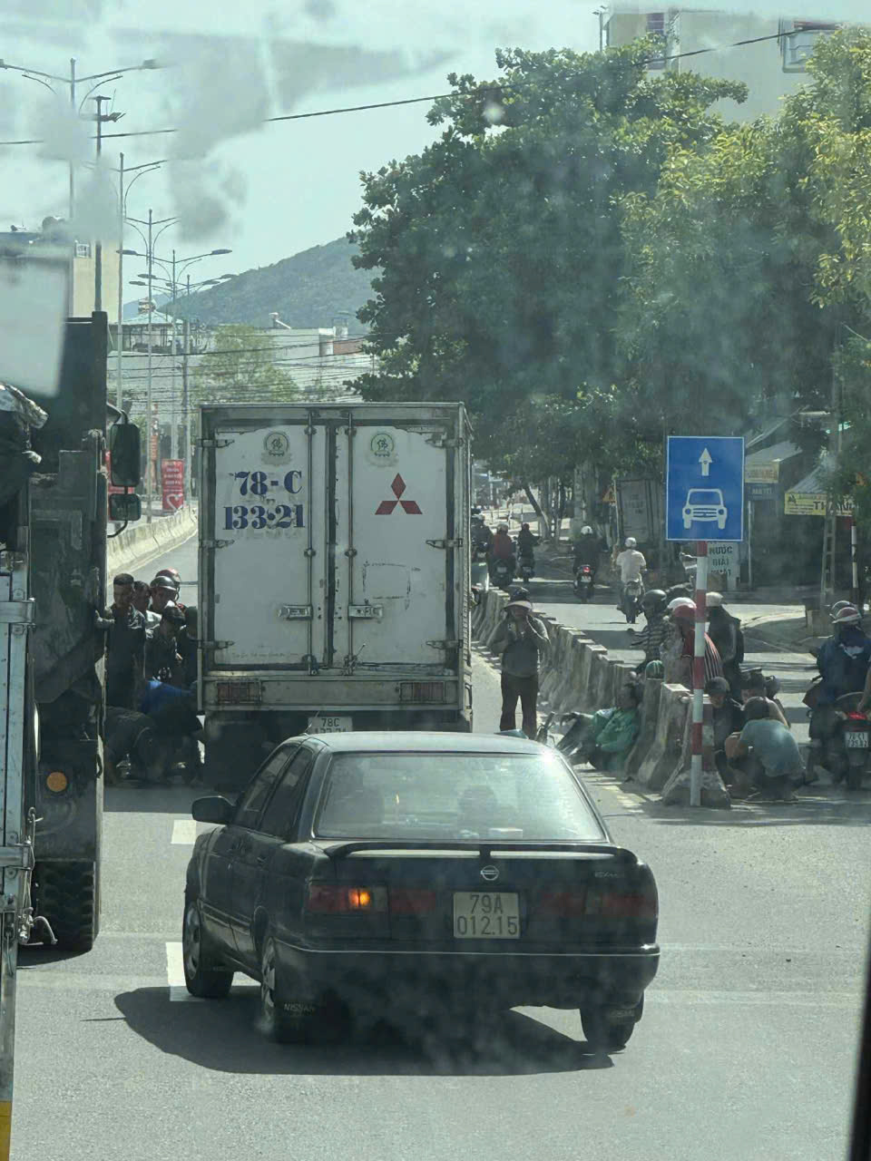 Hành khách xe ôm công nghệ tử vong thương tâm sau va chạm với xe tải ở Nha Trang- Ảnh 1. Hành khách xe ôm công nghệ tử vong thương tâm sau va chạm với xe tải ở Nha Trang- Ảnh 1.