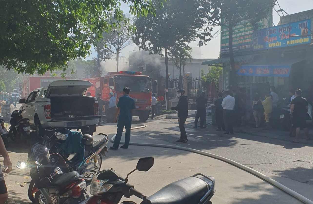 Vụ cháy không gây thương vong về người, nguyên nhân đang được điều tra làm rõ. Ảnh: Bạn đọc cung cấp