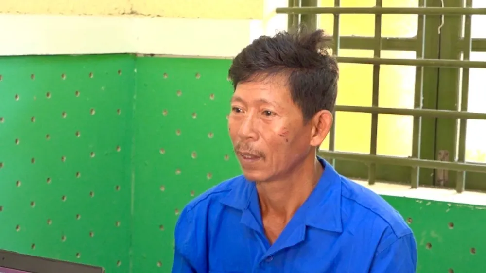 Vì mâu thuẫn tàu lá chuối che ranh đất, bị can Lê Thanh Tùng đâm tử vong hàng xóm. Đồng Tháp: Đâm chết hàng xóm vì mâu thuẫn chuyện tàu lá chuối che ranh đất