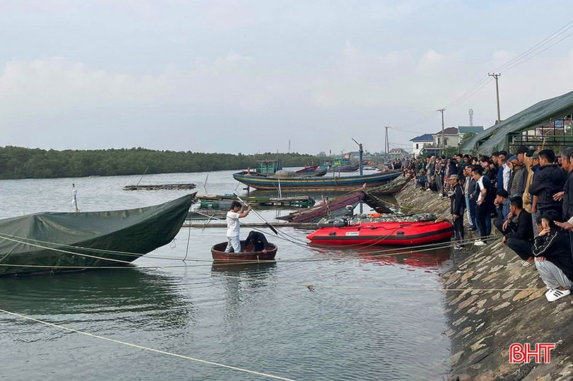 Thi thể bé trai T.A.Q. đã được tìm thấy ở khu neo đậu tránh trú bão Cửa Sót, xã Lộc Hà, tỉnh Hà Tĩnh. bqbht_br_thi-the.jpg