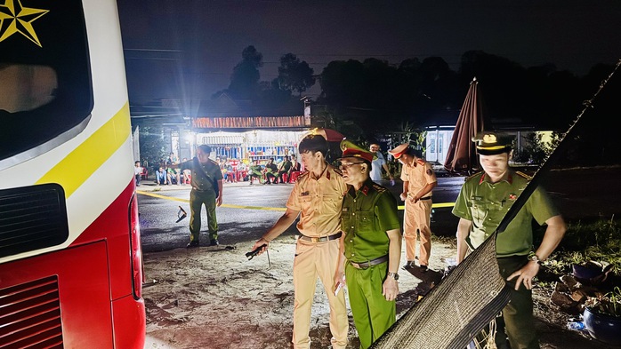 Tai nạn giao thông nghiêm trọng ở Đồng Tháp khiến 2 người tử vong - Ảnh 3.