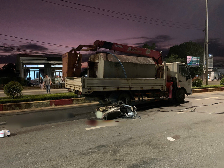 Hiện trường vụ tai nạn khiến anh T. tử vong. Ảnh: Thái Nguyên hien-truong-vu-tai-nan-khien-anh-t-tu-vong-anh-thai-nguyen.jpg